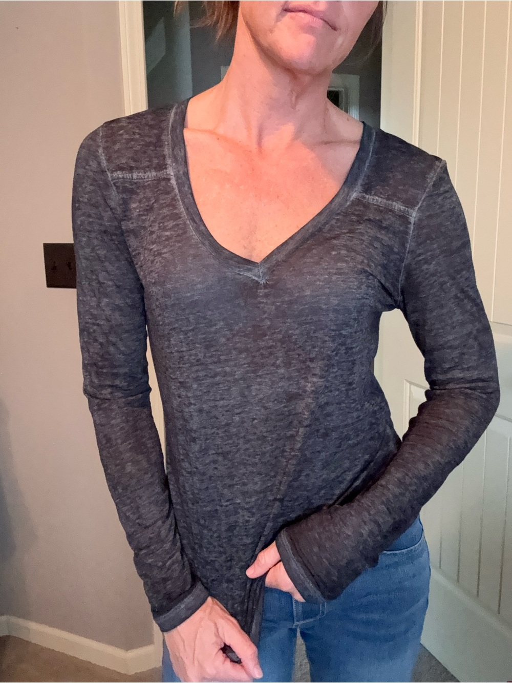 BKE Women's Long Sleeve V-Neck Top - Charcoal Gray